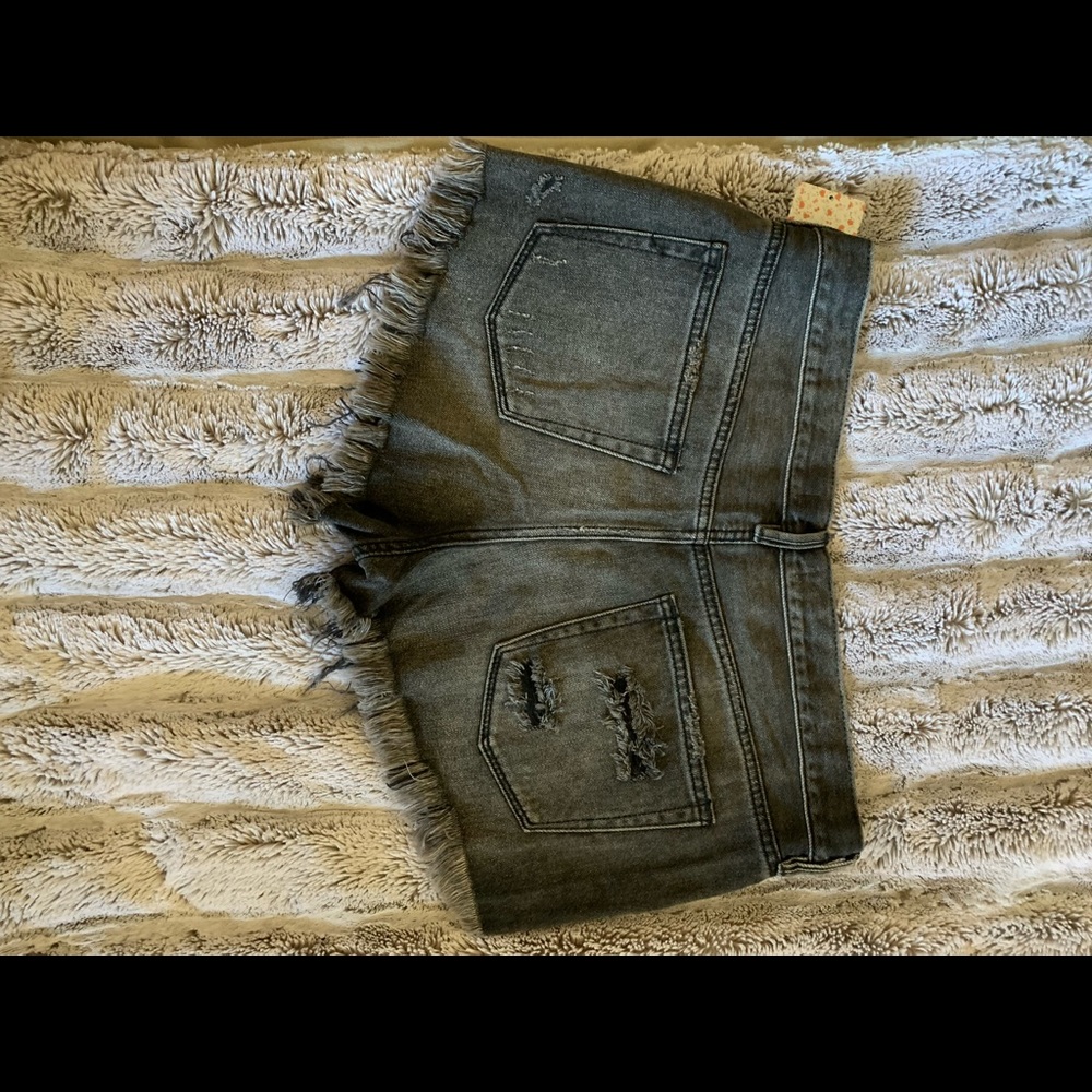 Faded black FREE PEOPLE SHORTS .